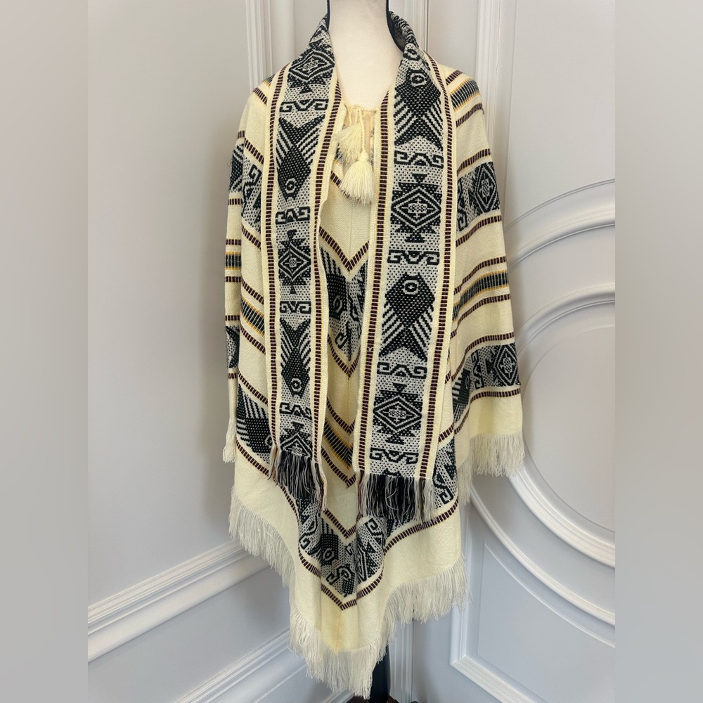 100% Wool Aztec South Western Poncho w/ Fringe Scarf- Ideal for Festivals - Picture 2 of 7